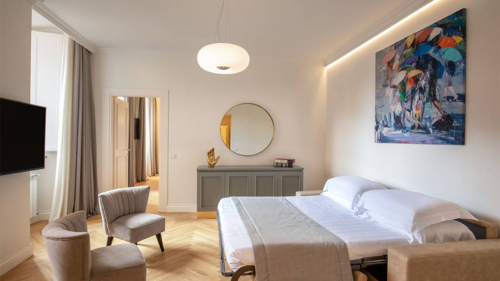 Spagna-Luxury-Rooms-Rome-Presidential-Suite-Living-Room-Ebr-2